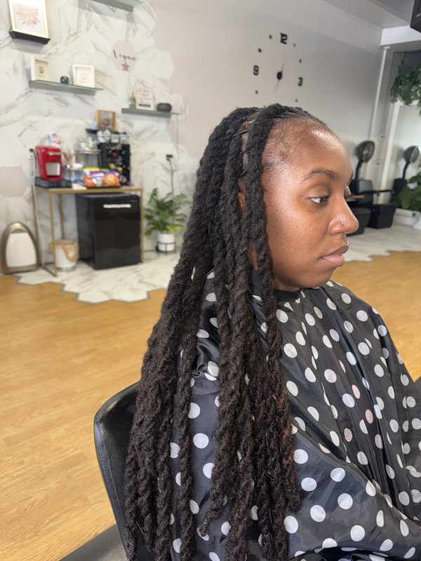 Long mature locs, profile